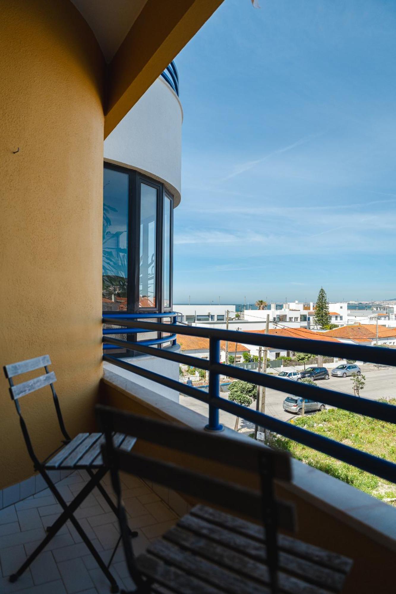 Sea View & Sundown, 150M From The Beach And Surf Spots Costa da Caparica Exterior foto